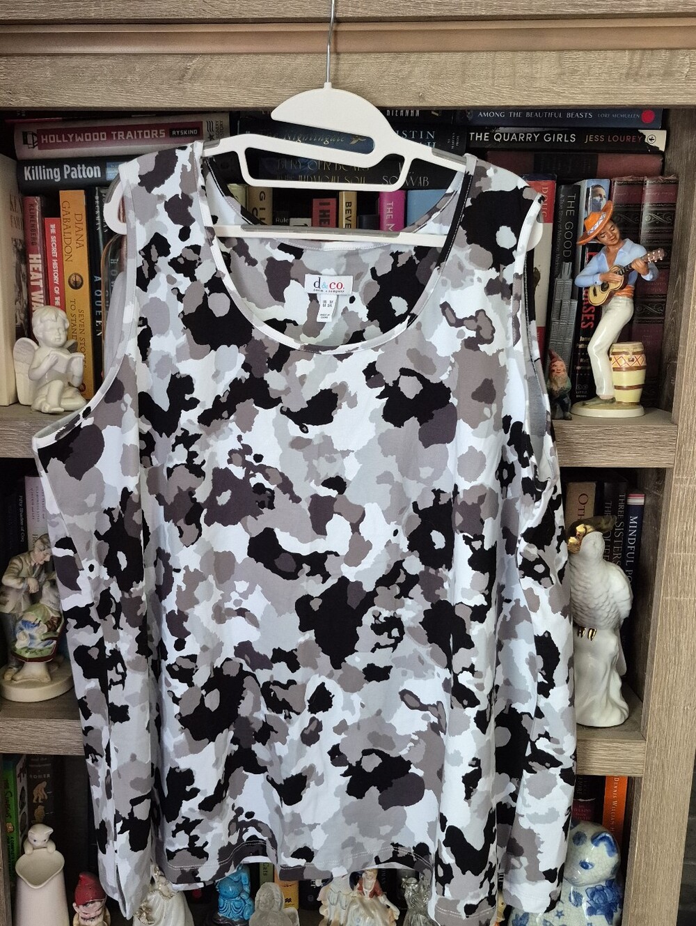 d.co Women's Black & Gray Camouflage Tank Top